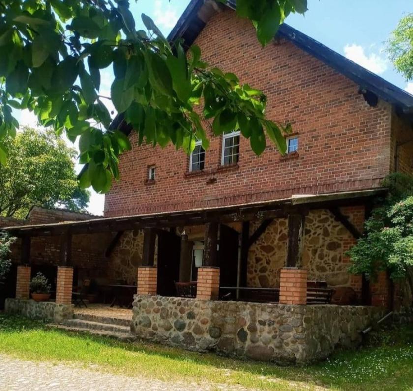 Hotel Im Park Sorkwity Buitenkant foto