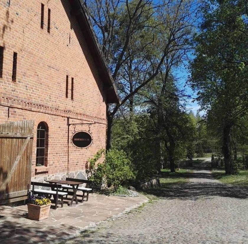 Hotel Im Park Sorkwity Buitenkant foto