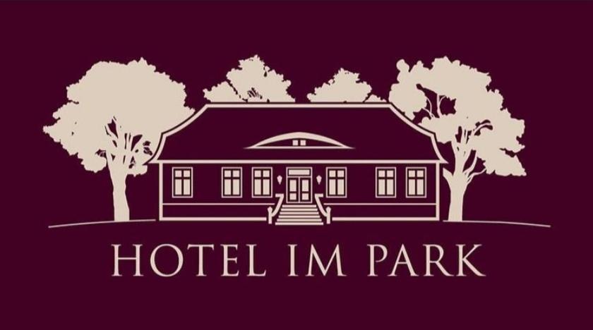Hotel Im Park Sorkwity Buitenkant foto
