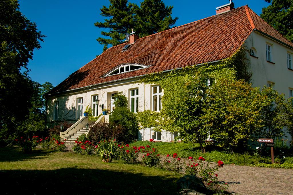 Hotel Im Park Sorkwity Buitenkant foto