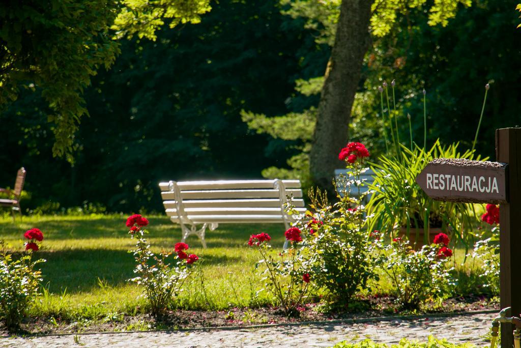 Hotel Im Park Sorkwity Buitenkant foto